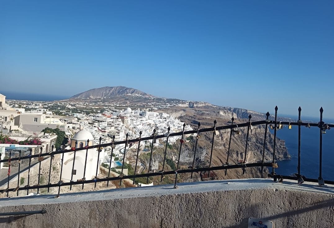 Caminando por Santorini